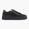Easy Street Sneaker Sort Hot